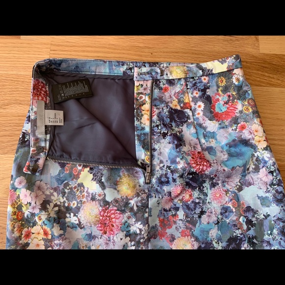 FIRM💙💚Watercolor floral pencil skirt MUST BUNDLE - Picture 8 of 8
